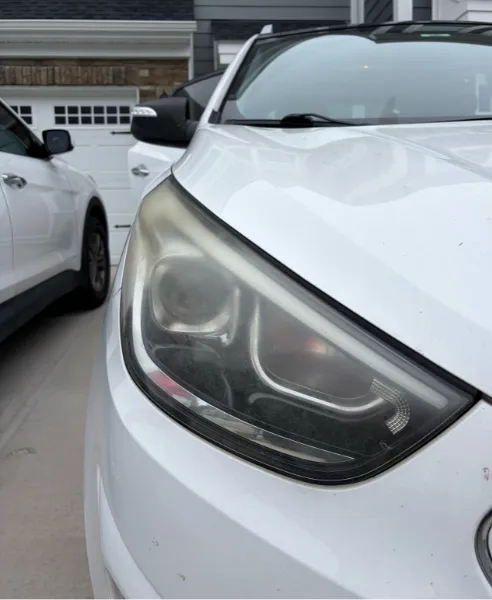 Headlight restoration in Pinellas Park, before restoration